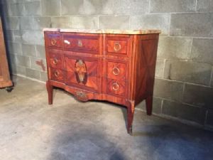Elegante Cómoda Luís XVI com Incrustações em várias essências_car 1136